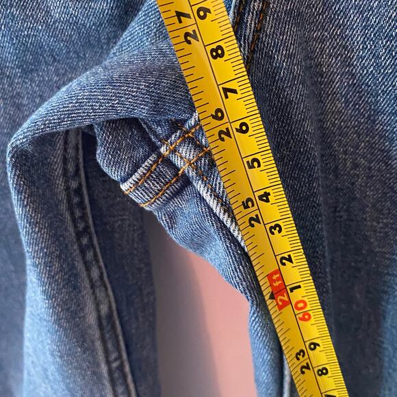 Abercrombie & Fitch Women size 8 / 29 The Mom High Rise Jeans Button Fly Frayed - Picture 10 of 12